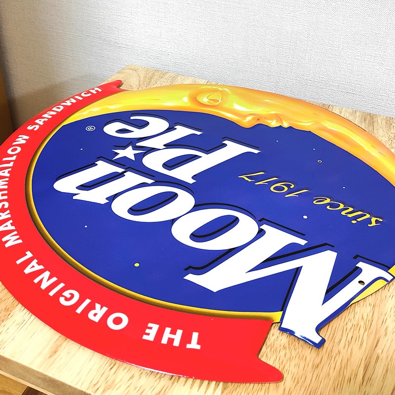 ブリキ看板 Moonpie アンティーク ムーンパイ ダイカットエンボスメタルサイン ガレージ プレート 可愛い 壁飾り 正規ライセンス品 アメリカン 雑貨 インテリア おしゃれ サーファー かわいい ブリキ看板 Moonpie アンティーク ムーンパイ ダイカットエンボスメタルサイン ガレージ プレート 可愛い 壁飾り 正規ライセンス品 アメリカン 雑貨 インテリア おしゃれ サーファー かわいい