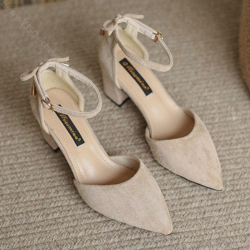 500円OFFクーポン 走れるパンプス アンクルストラップ チャンキーヒール ポインテッドトゥ 太ヒール ストラップ セパレート スエード 歩きやすい 履きやすい フォーマル フェミニン ミドルヒール 500円OFFクーポン 走れるパンプス アンクルストラップ チャンキーヒール ポインテッドトゥ 太ヒール ストラップ セパレート スエード 歩きやすい 履きやすい フォーマル フェミニン ミドルヒール