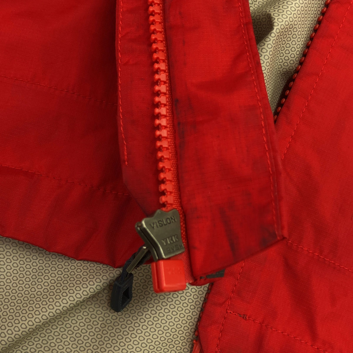 ロゴ刺 トレントシェル ジャケット S レッド アウトドア 83802 メンズ 古着 ロゴ刺 トレントシェル ジャケット S レッド アウトドア 83802 メンズ 古着