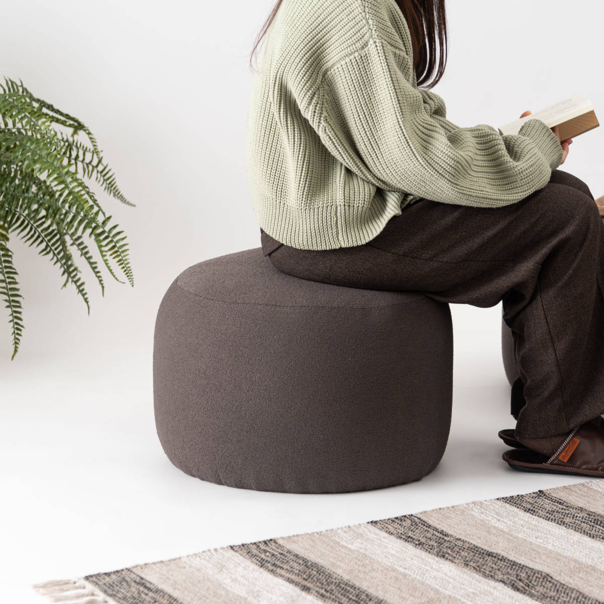 スツール 高さ33cm シンプル 1人掛け コンパクト ファブリック 布 低め ロー 椅子 リビング 玄関 モダン スタイリッシュ ホテルライク スツール 高さ33cm シンプル 1人掛け コンパクト ファブリック 布 低め ロー 椅子 リビング 玄関 モダン スタイリッシュ ホテルライク