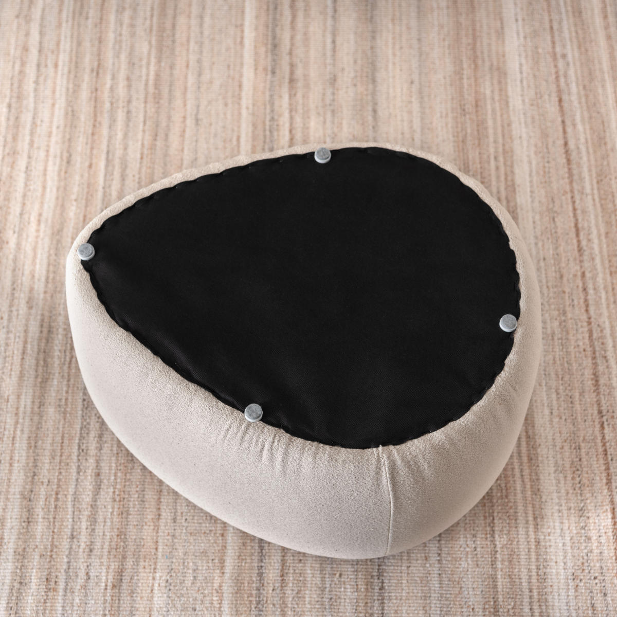 スツール 高さ33cm シンプル 1人掛け コンパクト ファブリック 布 低め ロー 椅子 リビング 玄関 モダン スタイリッシュ ホテルライク スツール 高さ33cm シンプル 1人掛け コンパクト ファブリック 布 低め ロー 椅子 リビング 玄関 モダン スタイリッシュ ホテルライク