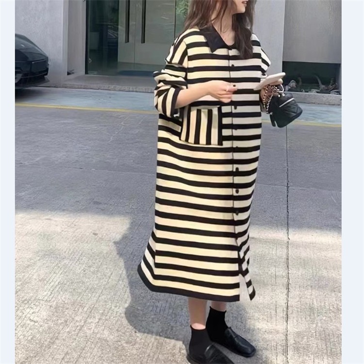 偽の2枚のニットワンピースは女性の背が甘くて年齢が下がって腰がやせている中中にセーターのスカート