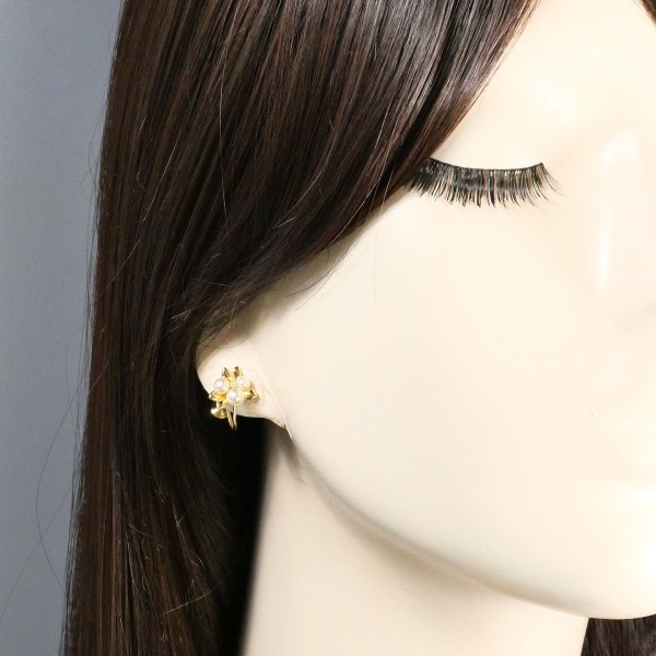 K18 18金 YG イヤリング パール (真珠) ダイヤ 0.01×2 中古 K18 18金 YG イヤリング パール (真珠) ダイヤ 0.01×2 中古