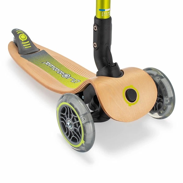 Amazon.co.jp: GLOBBER グロッバー キックボード フラッシュ 光る 3輪