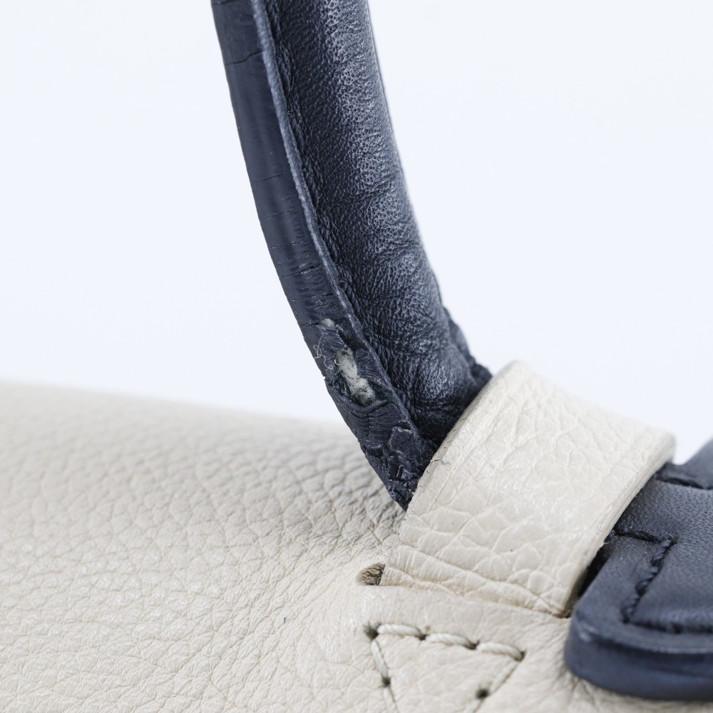 ロックミーMM M50191 トートバッグ カーフ 黒 ベージュ DU0185 レディース 中古品 ロックミーMM M50191 トートバッグ カーフ 黒 ベージュ DU0185 レディース 中古品