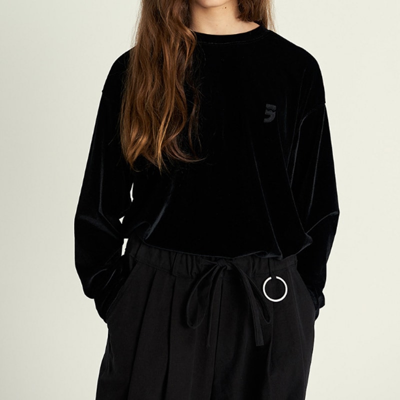 BTSジョングク(Jungkook)着用]DROP-SHOULDER VELVET TEE (Black