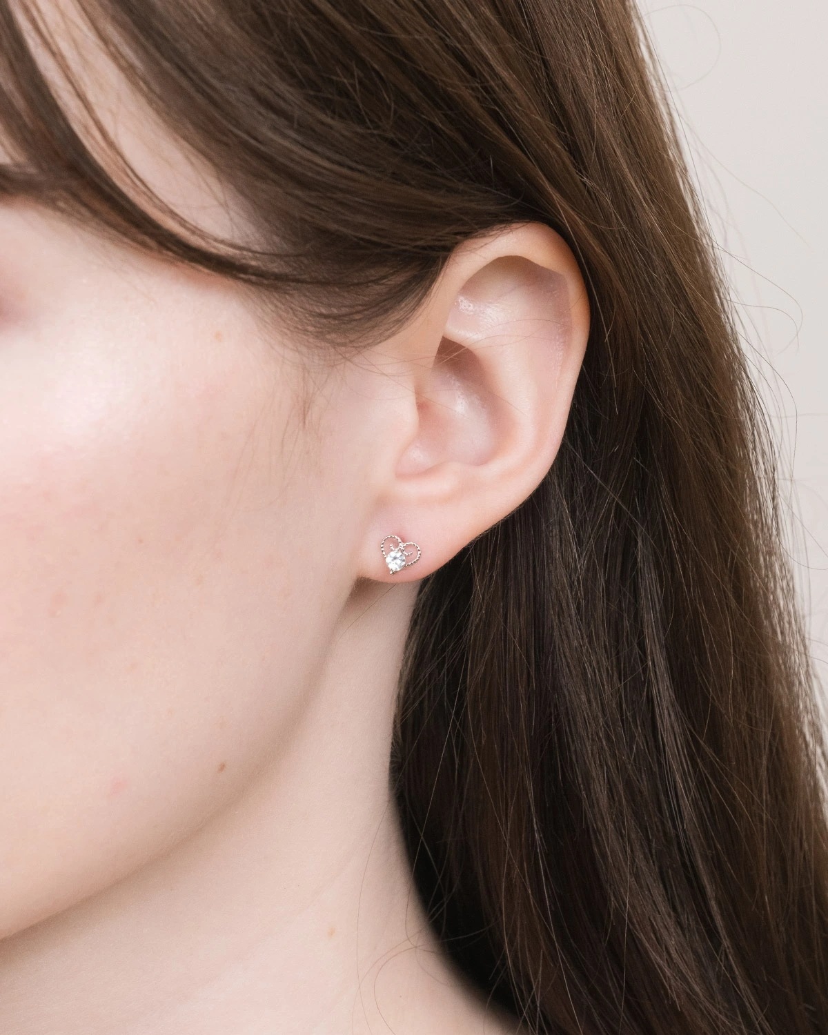 一粒 宝石 in ヴェネチア ハート ピアス K10 華奢 キュービックジルコニア ゴールド 誕生石 4月