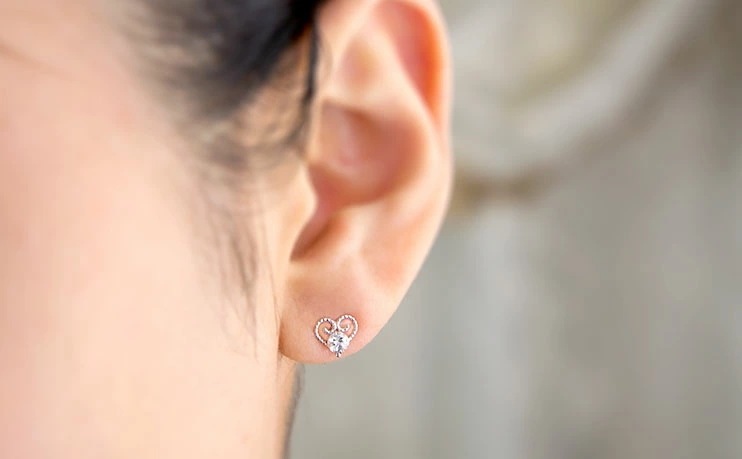 一粒 宝石 in ヴェネチア ハート ピアス K10 華奢 キュービックジルコニア ゴールド 誕生石 4月