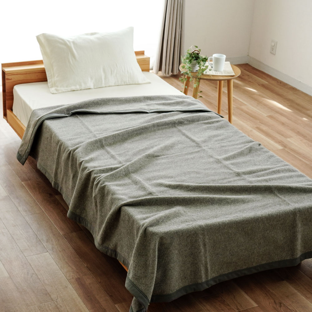 新品　 西川 シルク100% ブランケット 140x200 新品 西川 シルク100% ブランケット 140x200