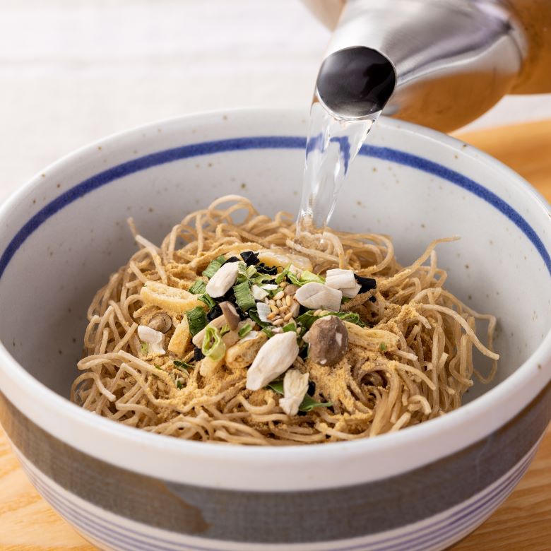 オオムギ麺(即席麺)24食　ハトムギ茶プレゼント
