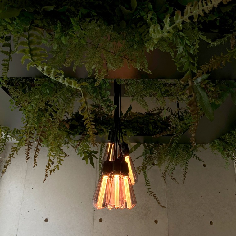 【2個セット】モダン電球 LED モダン 口金 E26 調光器対応 led 電球 シック 眩しくない かっこいい かわいい アンバー グレー 細長い エジソン球型 チューブ型 電球色