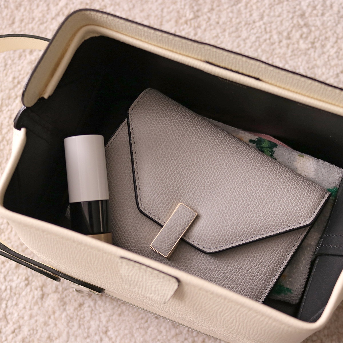 Valextra ヴァレクストラ ショルダーバッグ TRIC TRAC トリックトラック V5L24 028000W WBSR0024028LRL99 メンズ レザー 鞄 カラー2色