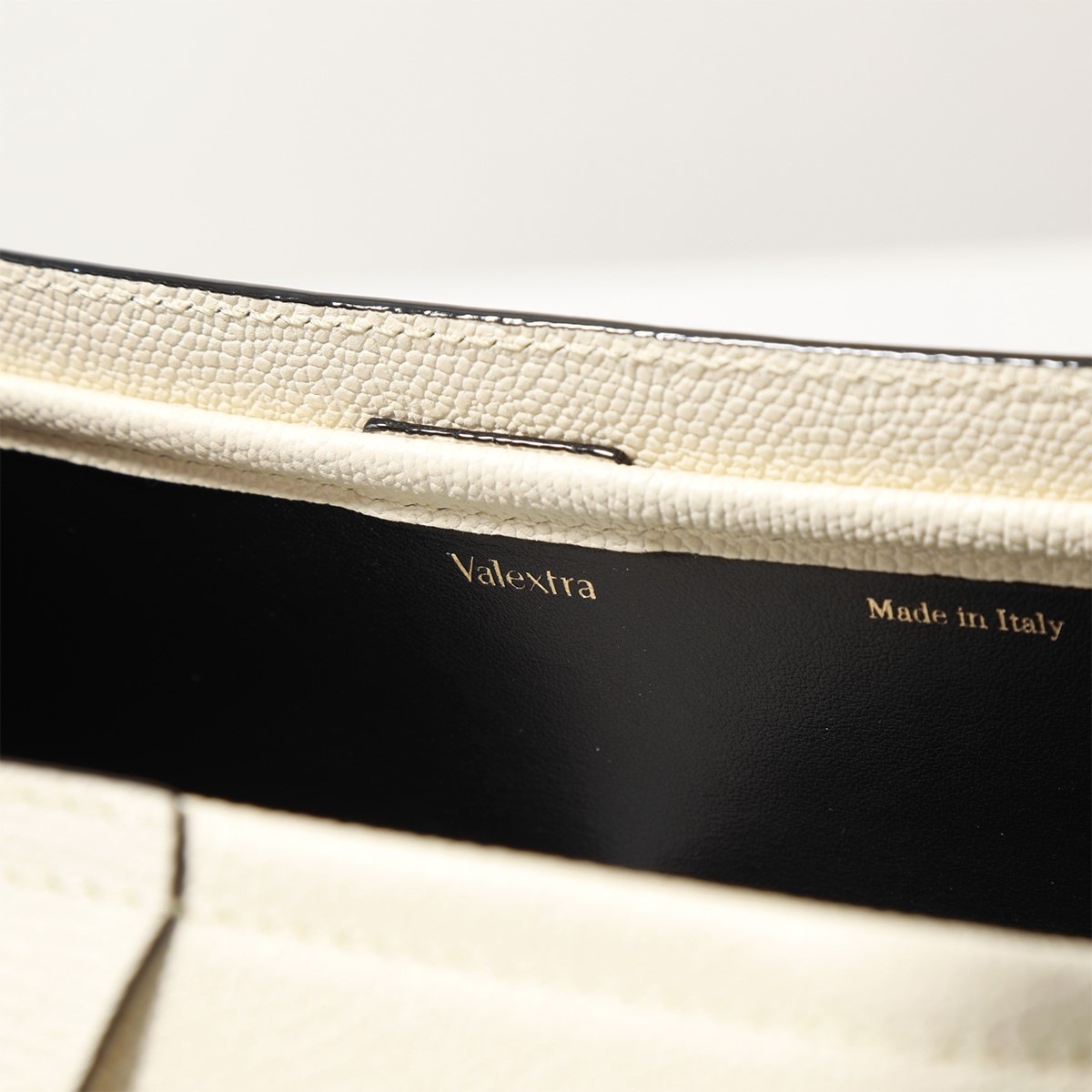 Valextra ヴァレクストラ ショルダーバッグ TRIC TRAC トリックトラック V5L24 028000W WBSR0024028LRL99 メンズ レザー 鞄 カラー2色