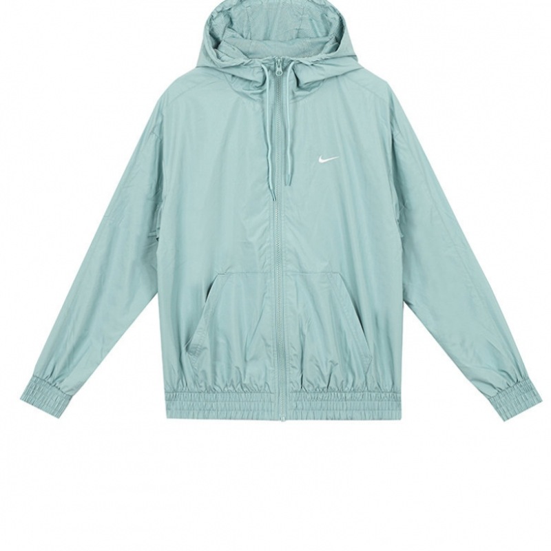 Nike W ウィンドプルーフクラシックウーブンルーズ UV プロテクションフード付きジャケット Nike W ウィンドプルーフクラシックウーブンルーズ UV プロテクションフード付きジャケット