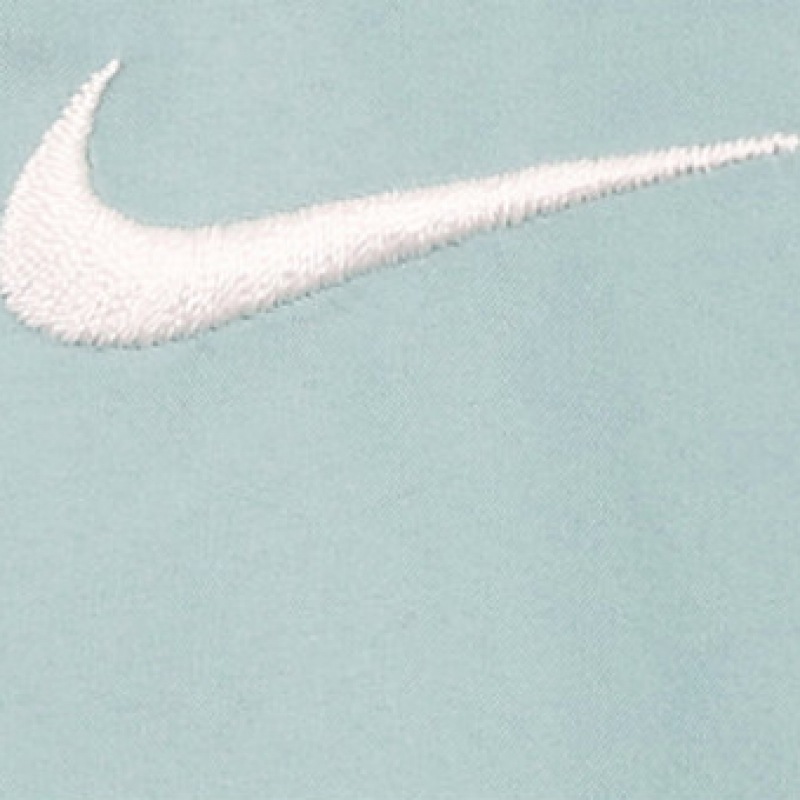 Nike W ウィンドプルーフクラシックウーブンルーズ UV プロテクションフード付きジャケット Nike W ウィンドプルーフクラシックウーブンルーズ UV プロテクションフード付きジャケット