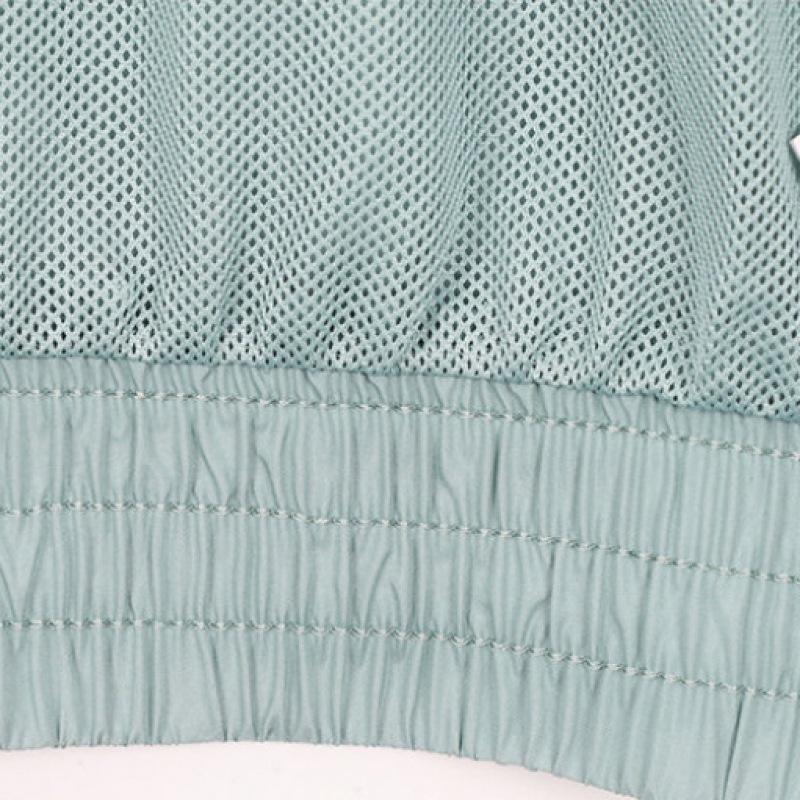 Nike W ウィンドプルーフクラシックウーブンルーズ UV プロテクションフード付きジャケット Nike W ウィンドプルーフクラシックウーブンルーズ UV プロテクションフード付きジャケット