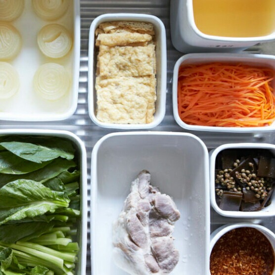 野田琺瑯 ホワイトシリーズ(White Series) レクタングル浅型S,M,L 3点セット シール蓋付 /保存容器 日本製 国産品 食器 冷蔵 冷凍 耐熱 定番 オーブン 直火 衛生的 白 野田琺瑯 ホワイトシリーズ(White Series) レクタングル浅型S,M,L 3点セット シール蓋付 /保存容器 日本製 国産品 食器 冷蔵 冷凍 耐熱 定番 オーブン 直火 衛生的 白