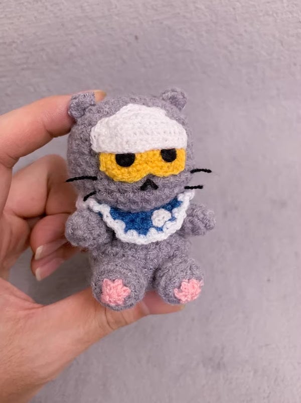 ZO&FRIENDS グレーのぬいぐるみキーホルダー G-DRAGON s-l400.jpg