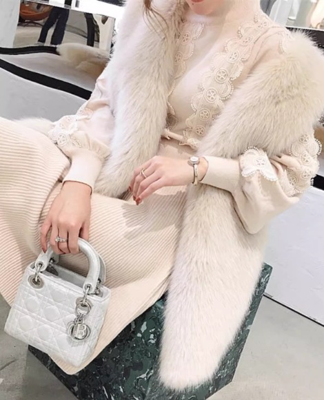 レディース ベスト コート ウール ミドル丈 袖なし ノースリーブ Vネック ふわふわ ポケット 前開き ボタンなし ファー 毛皮 かわいい 大人可愛い きれいめ シンプル 上品 おしゃれ かっこいい レディース ベスト コート ウール ミドル丈 袖なし ノースリーブ Vネック ふわふわ ポケット 前開き ボタンなし ファー 毛皮 かわいい 大人可愛い きれいめ シンプル 上品 おしゃれ かっこいい