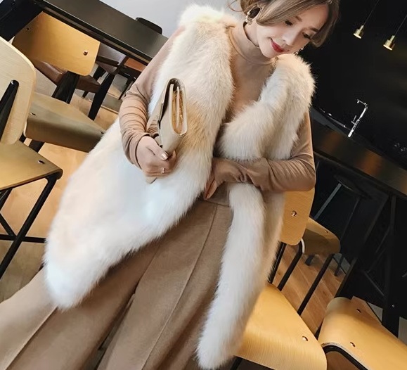 レディース ベスト コート ウール ミドル丈 袖なし ノースリーブ Vネック ふわふわ ポケット 前開き ボタンなし ファー 毛皮 かわいい 大人可愛い きれいめ シンプル 上品 おしゃれ かっこいい レディース ベスト コート ウール ミドル丈 袖なし ノースリーブ Vネック ふわふわ ポケット 前開き ボタンなし ファー 毛皮 かわいい 大人可愛い きれいめ シンプル 上品 おしゃれ かっこいい