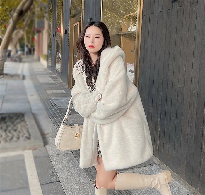 ボリュームファーコート フェイクファー モコモココート ボアパーカー レデイース かわいい アウター フード付き 冬 防風 防寒 暖かい 柔らかい　韓国風 きれいめ カジュアル 秋冬 白 d1417d