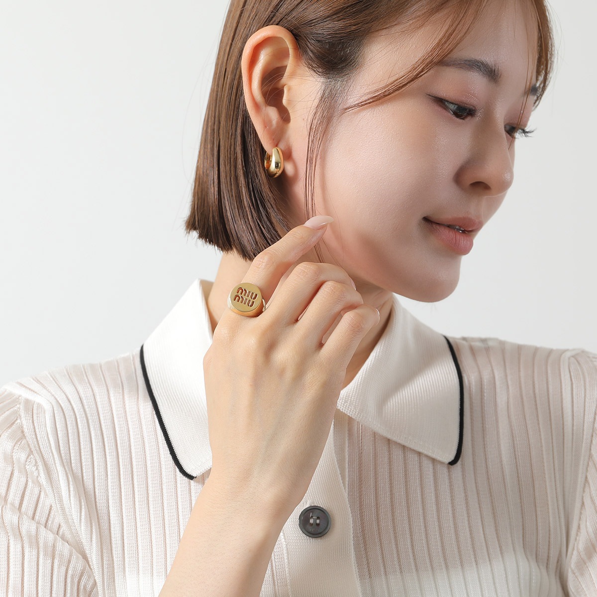 MIUMIU ミュウミュウ リング 5IA046 2DTU レディース シグネットリング 指輪 アクセサリー ブラス ロゴ F0056/ORO