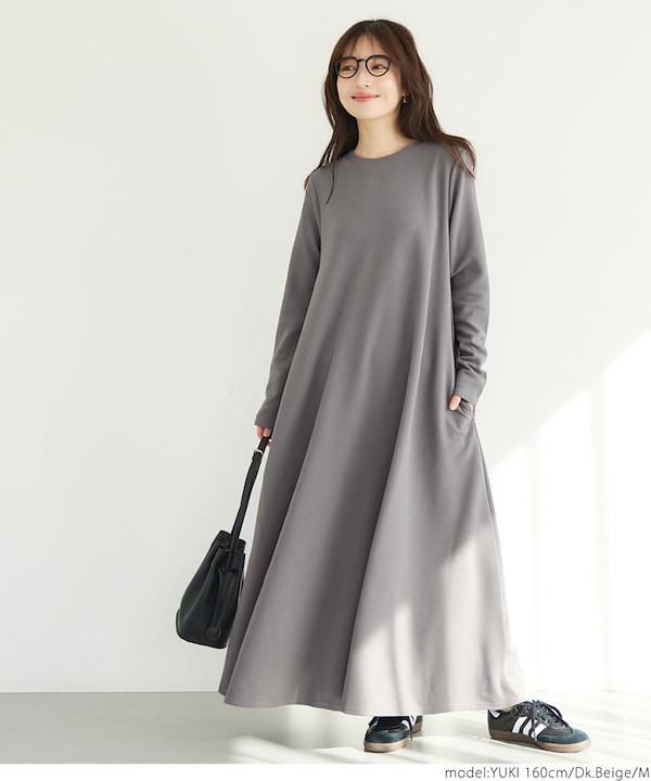 ☆新品未使用タグ付き　プリーツプリーズ　エンボス加工　ワンピース　ベージュ 未使用品 24aw プリーツプリーズ イッセイミヤケ PLEATS PLEASE