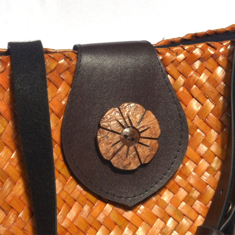 2024新潮ネット赤麦わら編みバッグエスニック風ハンドメイドニットシングルショルダー斜め掛けレディースレトロストローバッグ