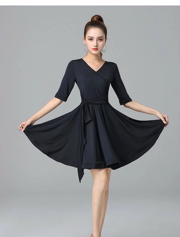 超人気,大特価 社交ダンスドレス ワンピース ラテン衣装 ラテンドレス ブラック 黒 練習着 大きいサイズ モダン ラテンダンス用 レディース 女性用 ダンス衣装 レッスンウェア チャチャチャ ルンバ