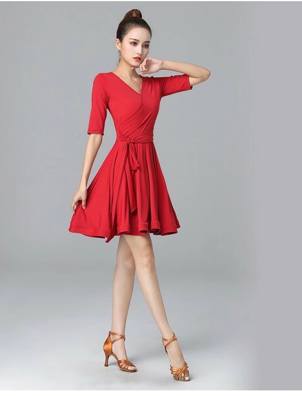 超人気,大特価 社交ダンスドレス ワンピース ラテン衣装 ラテンドレス ブラック 黒 練習着 大きいサイズ モダン ラテンダンス用 レディース 女性用 ダンス衣装 レッスンウェア チャチャチャ ルンバ