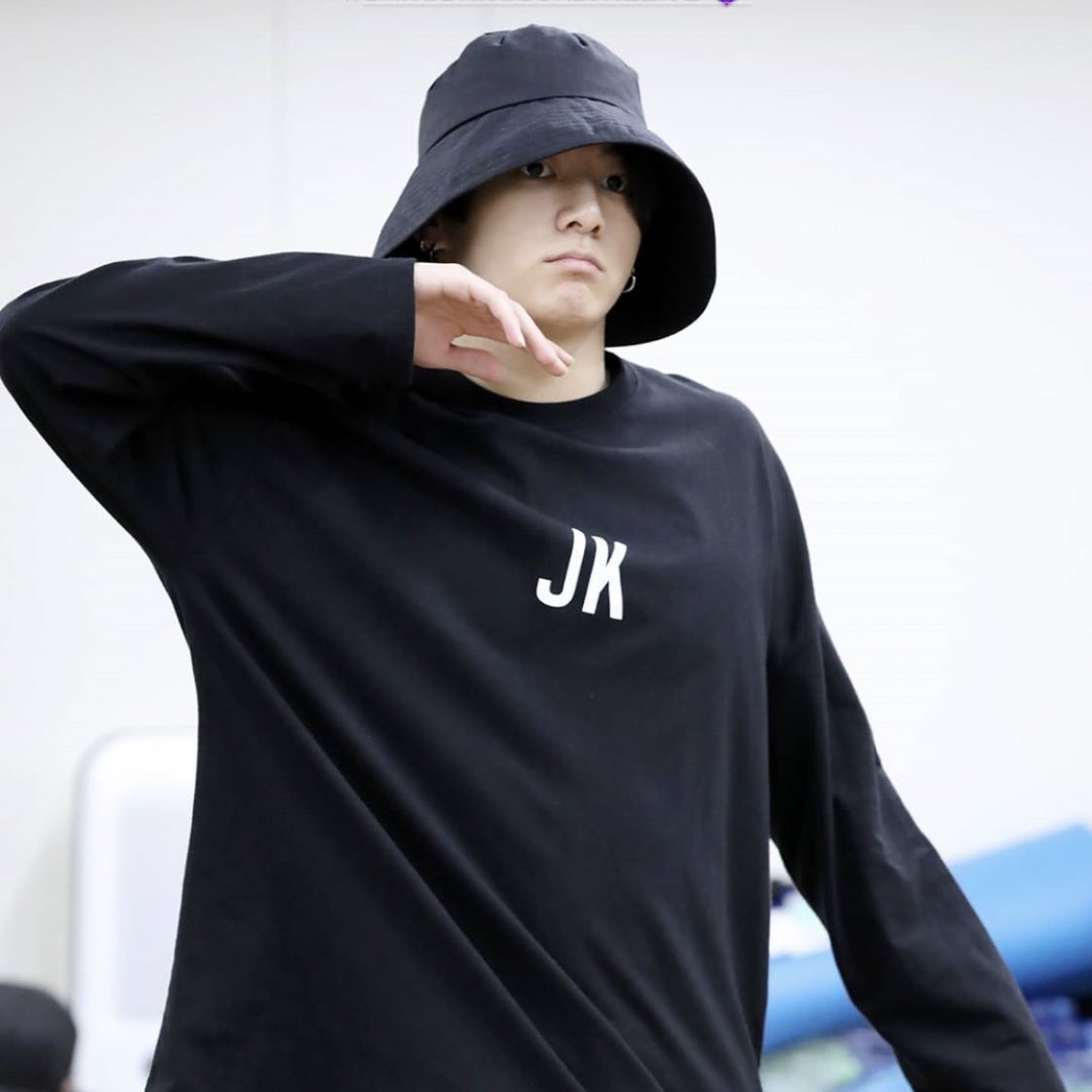 bts着用 MCBRY LONG BUCKET HAT