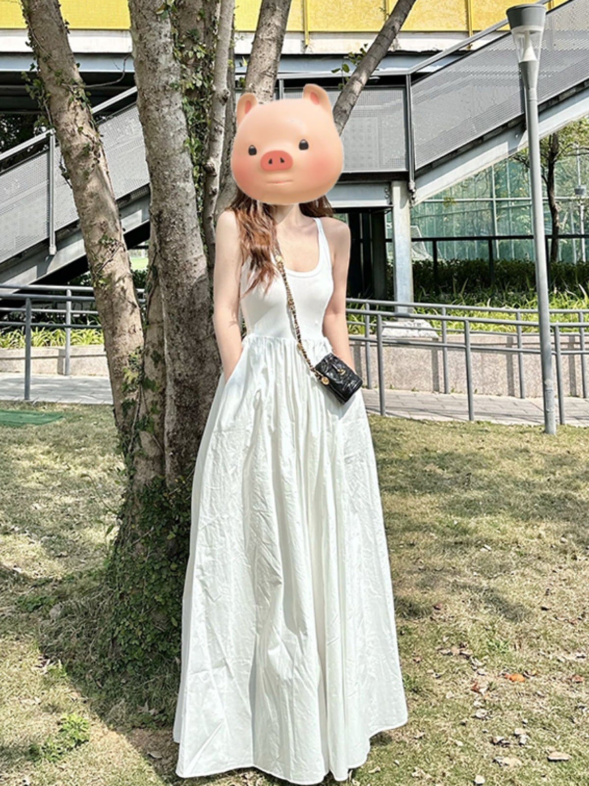 2024年夏新作 白サスペンダードレス レディース 海辺リゾートスタイル フレンチウエストスタイル Aラインロングスカート 2024年夏新作 白サスペンダードレス レディース 海辺リゾートスタイル フレンチウエストスタイル Aラインロングスカート