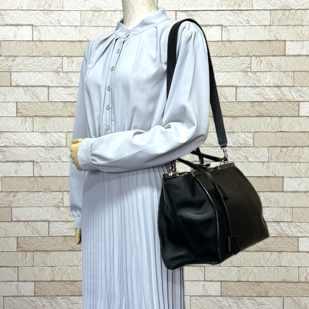 フェンディ トロワジュール ショルダーバッグ レザー 8BH279 ブラック FENDI 中古