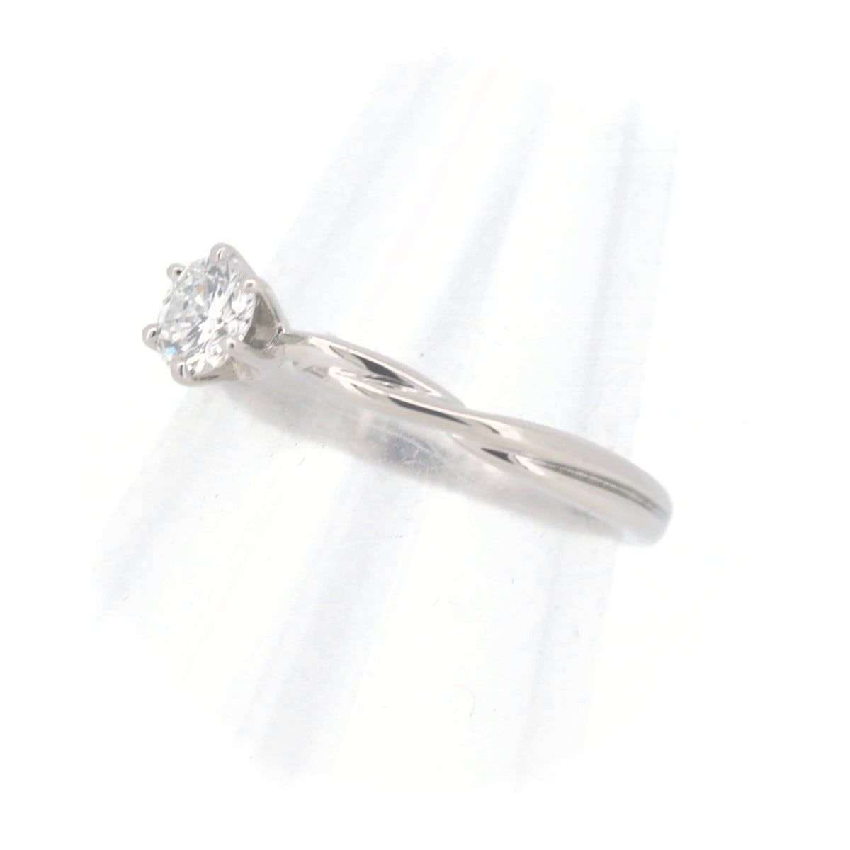 ロイヤルアッシャー ダイヤモンドリング 指輪 8号 0.28CT E VVS2 PT900(プラチナ) 質屋出品