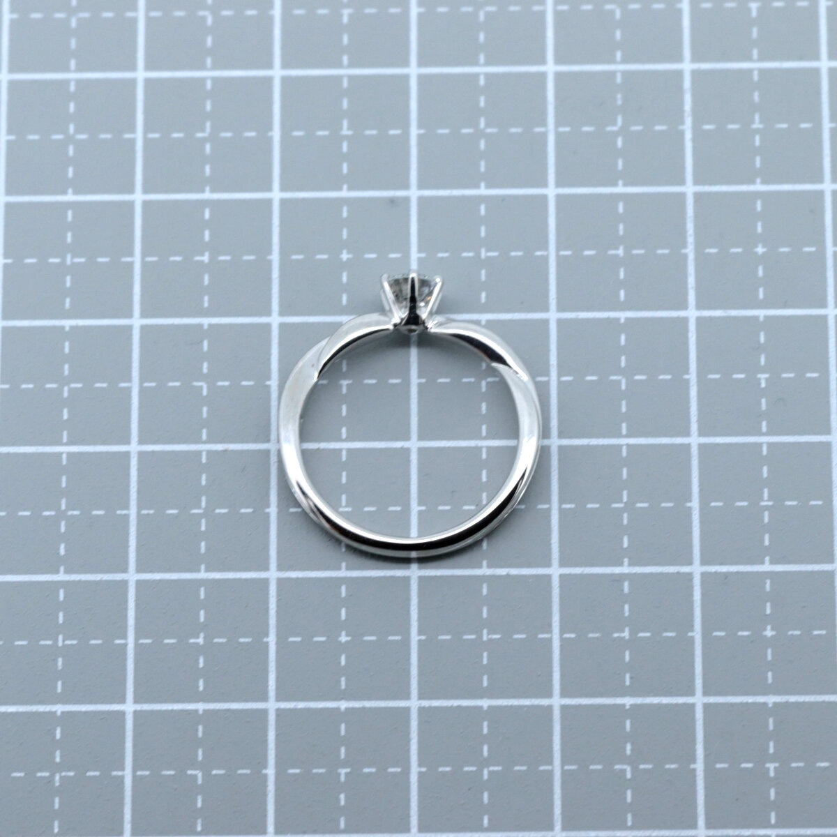 ロイヤルアッシャー ダイヤモンドリング 指輪 8号 0.28CT E VVS2 PT900(プラチナ) 質屋出品