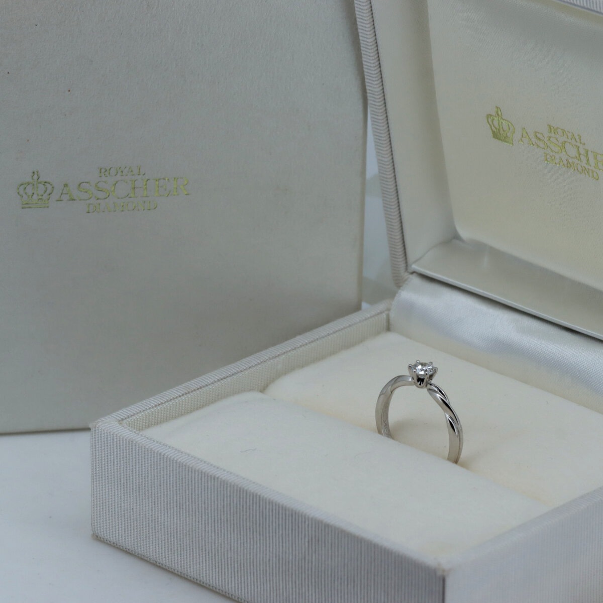 ロイヤルアッシャー ダイヤモンドリング 指輪 8号 0.28CT E VVS2 PT900(プラチナ) 質屋出品