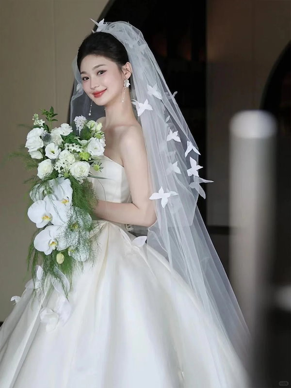 Qoo10] 花嫁のためのサテンチューブトップウェディ