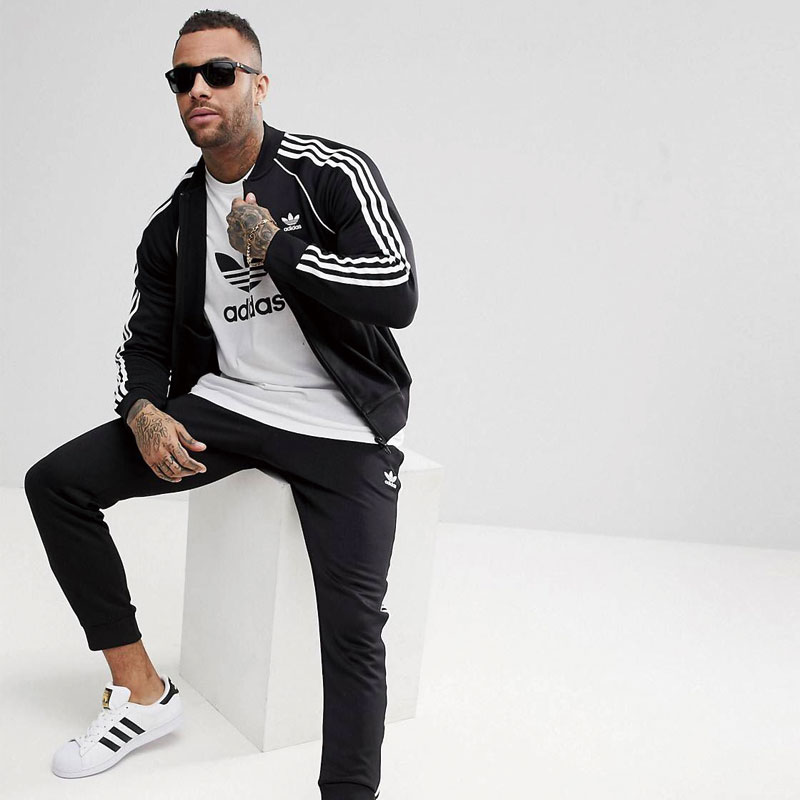 日本未入荷 ADIDAS ORIGINALS CW1256 ブラック アディダス スーパースター トップス 秋 冬 ジャージ ジャケット 韓国ファッション ジップアップ 日本未入荷 ADIDAS ORIGINALS CW1256 ブラック アディダス スーパースター トップス 秋 冬 ジャージ ジャケット 韓国ファッション ジップアップ