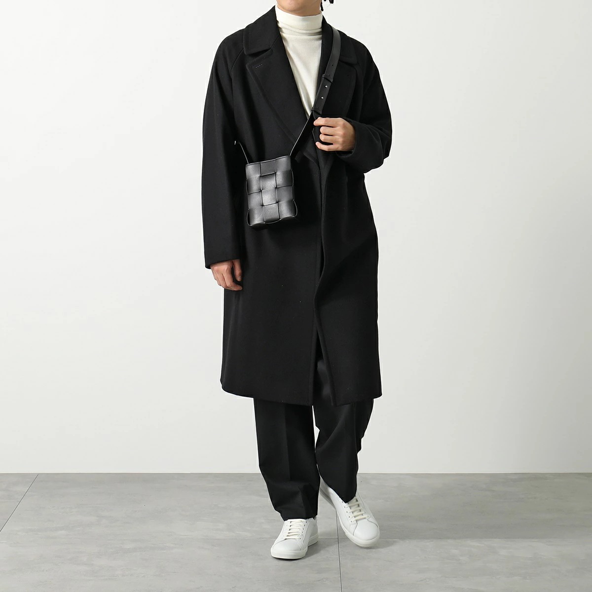 BOTTEGA VENETA ボッテガヴェネタ ショルダーバッグ CASSETTE カセット 729298 VBWD3 レディース マキシイントレチャート レザー フォンポーチ 鞄 8803 BOTTEGA VENETA ボッテガヴェネタ ショルダーバッグ CASSETTE カセット 729298 VBWD3 レディース マキシイントレチャート レザー フォンポーチ 鞄 8803