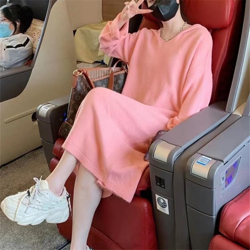 デザイン感菱格vネックニット長袖ワンピース女性秋冬コート付きインナースカート