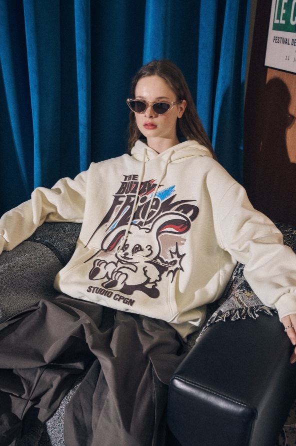 CPGN STUDIO】 Buzzy Bunny Hoodie