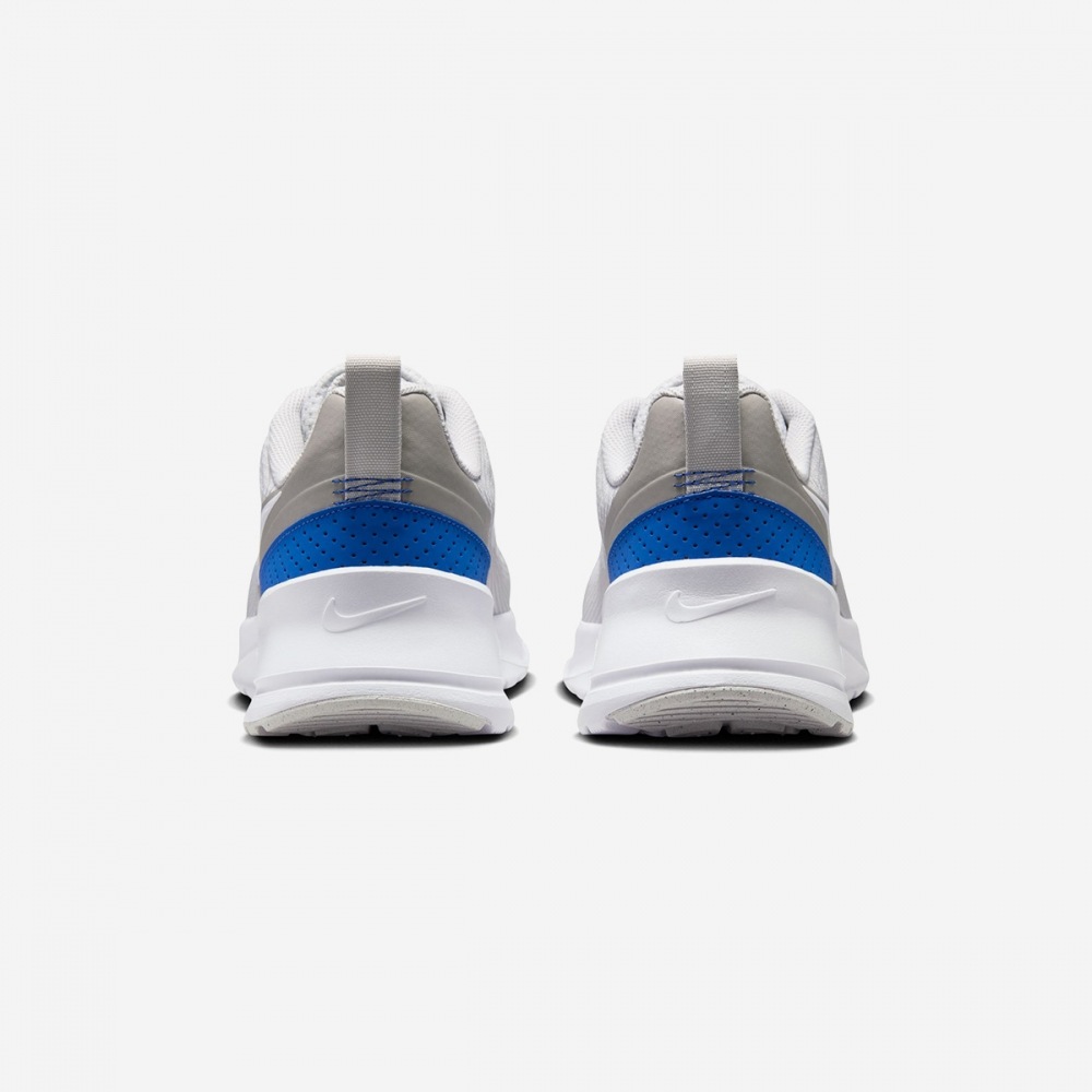 ナイキナイキエアマックスニューアクシス FD4329-009