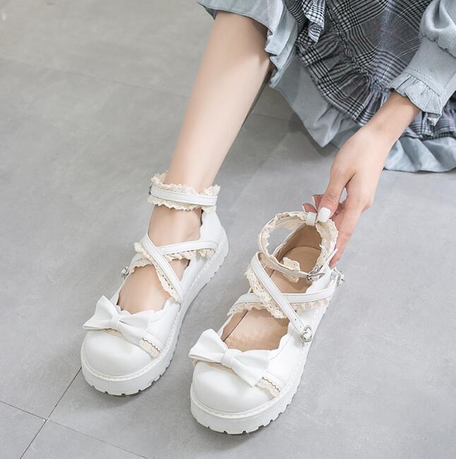 【TikTok人気新品】ロリータ 靴 ストライプ レディース ロリータ シューズ 可愛い リボン モカシン スカラップ Lolita shoes 厚底シューズ コスプレ ダンス 靴 履きやすい ブラッ_1