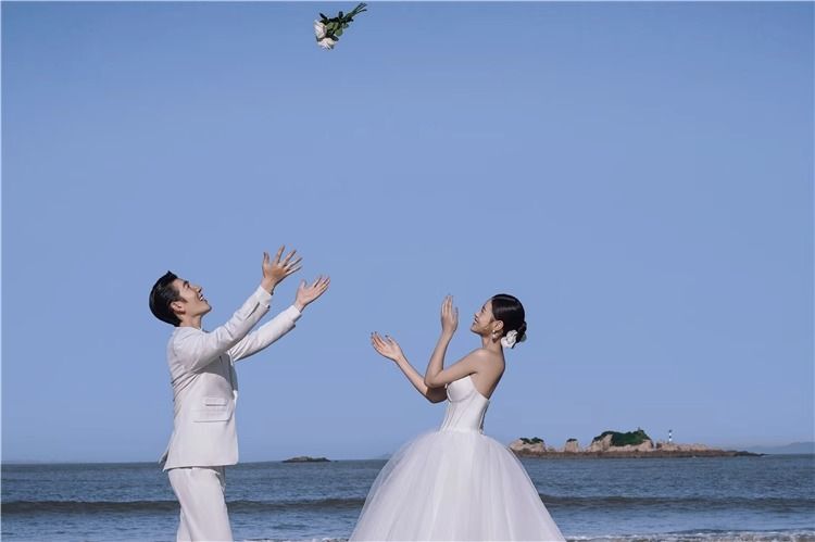 パーティー ウェディングドレス 白 ドレス 花嫁 結婚式 パーティードレス レース オフショルダー 花嫁ロングドレス 結婚式 露背 二次会 お呼ばれ 挙式 姫系 取り外し可能なパフスリーブ_8