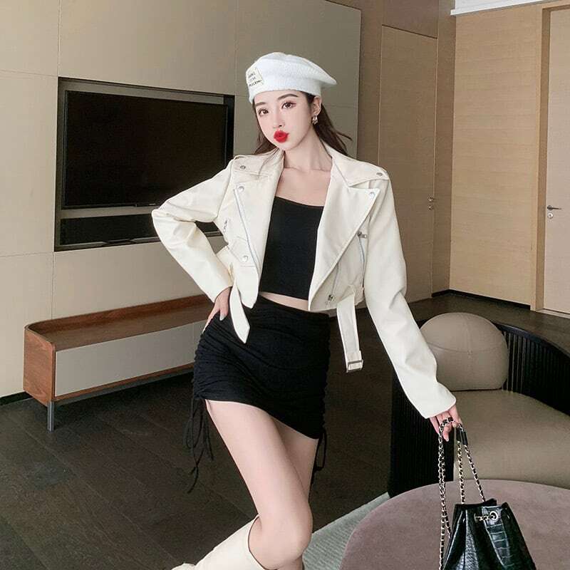 レディース ショート丈 ライダース ジャケット 2色 長袖 ジッパー Vネック 大人可愛い ママコーデ ママファッション 韓国系 オルチャン 人気 トレンド 新作 20代 30代 40代 きれいめ レ レディース ショート丈 ライダース ジャケット 2色 長袖 ジッパー Vネック 大人可愛い ママコーデ ママファッション 韓国系 オルチャン 人気 トレンド 新作 20代 30代 40代 きれいめ レ