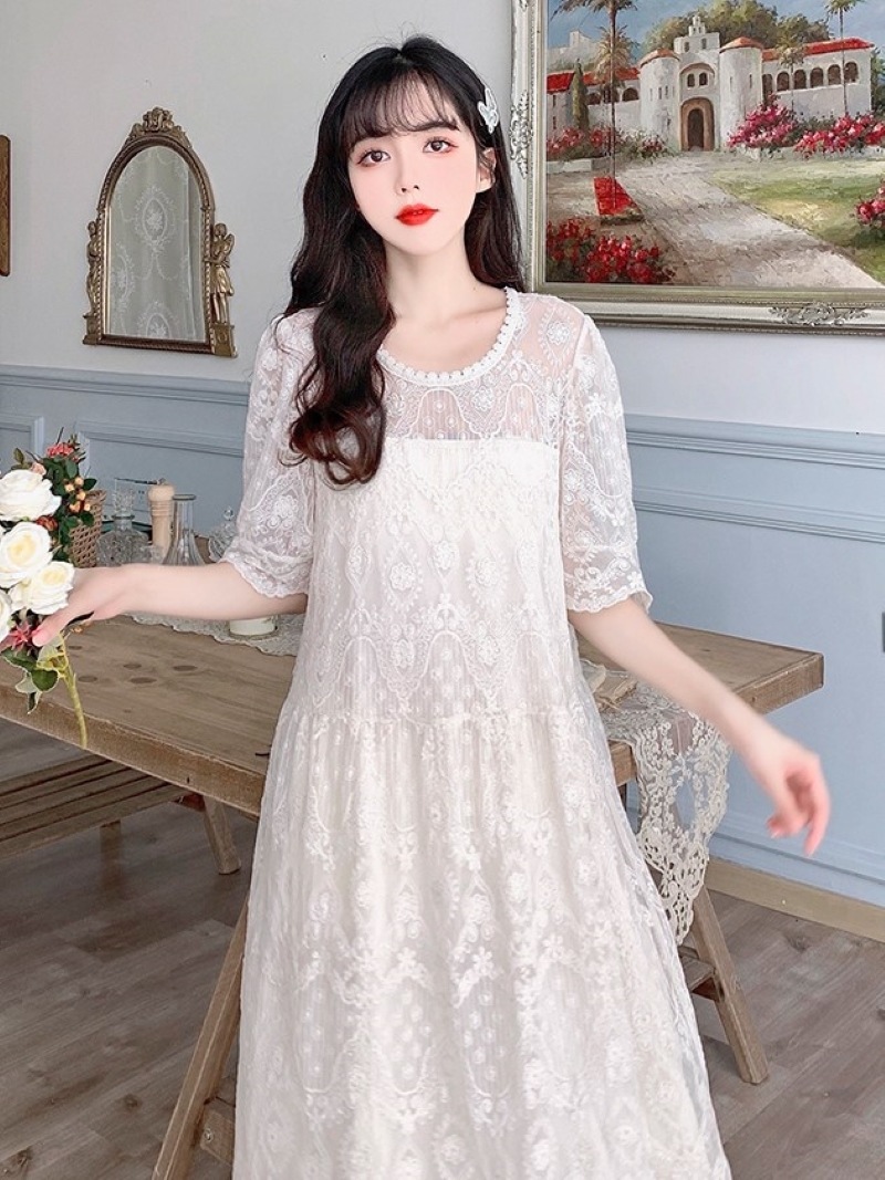 ワンピース フレアワンピース ミモレ丈 半袖 5分袖 スクエアネック フレア Aライン 刺繍 きれいめ シンプル 大人 上品 おしゃれ 大人女子 エレガント 花柄 春 夏 レディース デート お出かけ