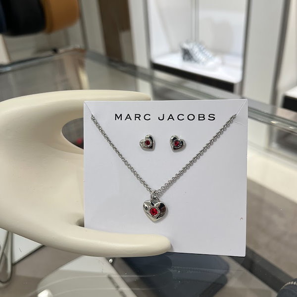 Qoo10] Marc Jacobs 即発 USA直送 ネックレス ジュエリー