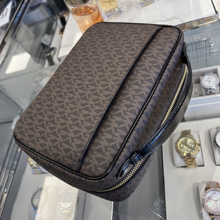 即発 正規品 USA直送 多機能トラベルコスメティックバッグ 35H3GTVN7M-BLACK 即発 正規品 USA直送 多機能トラベルコスメティックバッグ 35H3GTVN7M-BLACK