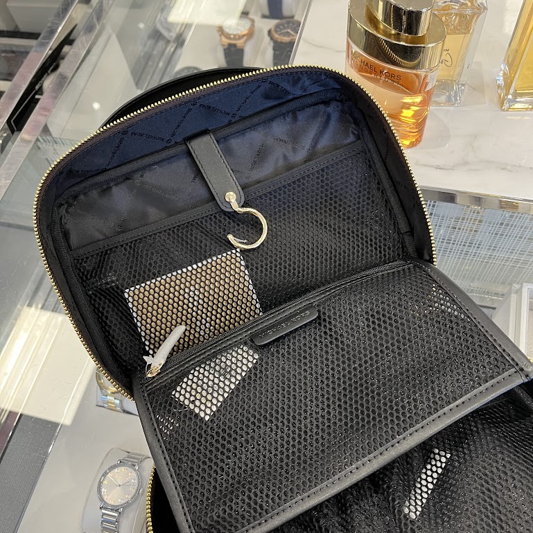 即発 正規品 USA直送 多機能トラベルコスメティックバッグ 35H3GTVN7M-BLACK 即発 正規品 USA直送 多機能トラベルコスメティックバッグ 35H3GTVN7M-BLACK