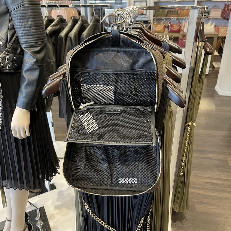 即発 正規品 USA直送 多機能トラベルコスメティックバッグ 35H3GTVN7M-BLACK 即発 正規品 USA直送 多機能トラベルコスメティックバッグ 35H3GTVN7M-BLACK